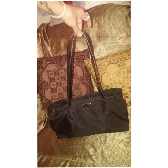 authentic prada purse )