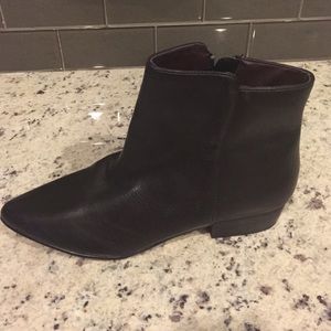 Brand New never worn size 10 Report Signature