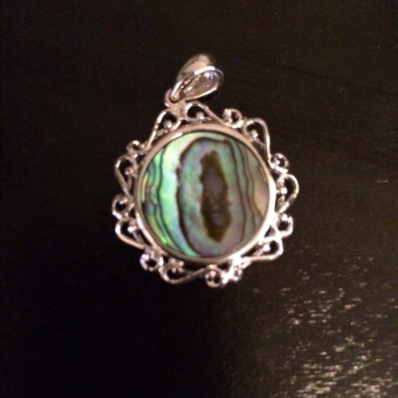 Abalone Shell Pendant - Picture 2 of 3