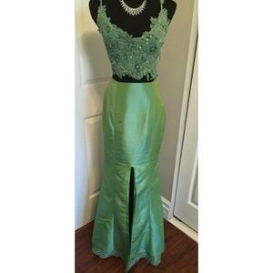 NEW Jovani Sz 2 Two-piece Prom