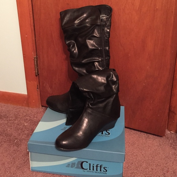 Black boots- NEW!