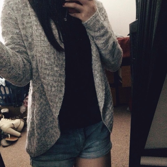 NWOT GREY CARDIGAN