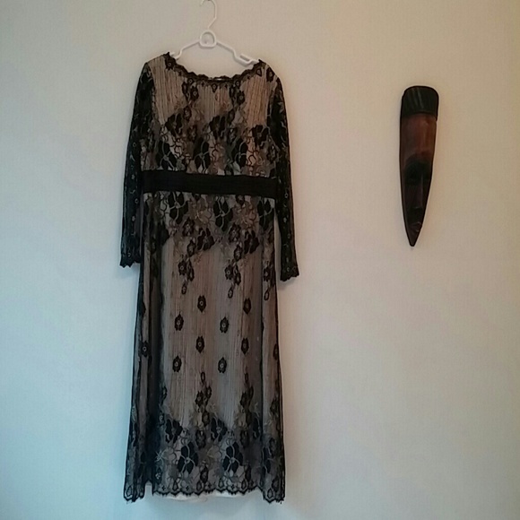 Dresses & Skirts - Elegant Lace Dress Size 14