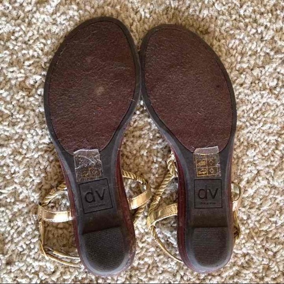 SOLD⚡️Like New Gold Dolce Vita Sandals - Picture 3 of 4