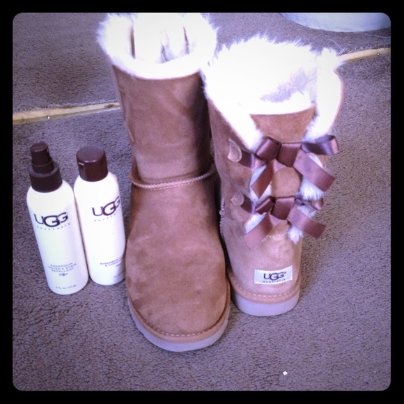 Ugg bow boots