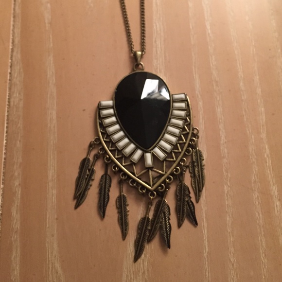 TRIBAL NECKLACE