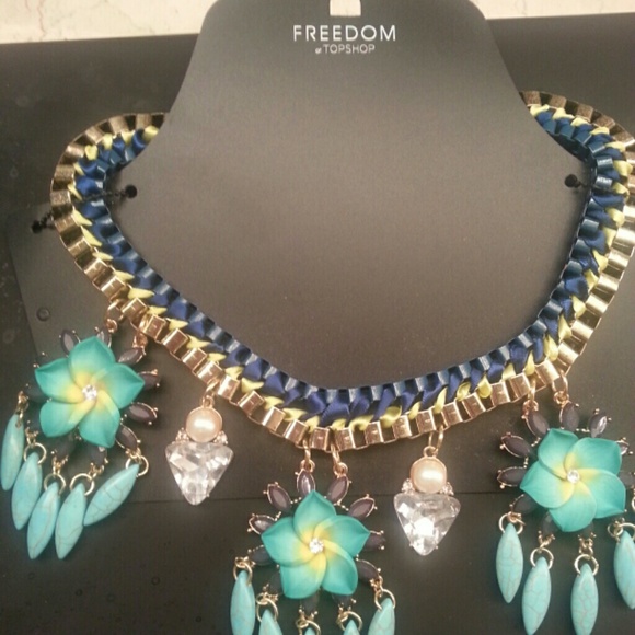 Topshop Jewelry - TopShop statement necklace NIP