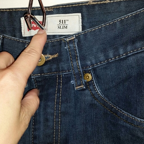Levis - Picture 2 of 4