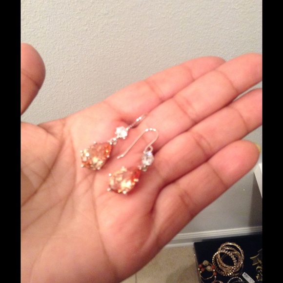 Earrings - Picture 4 of 4