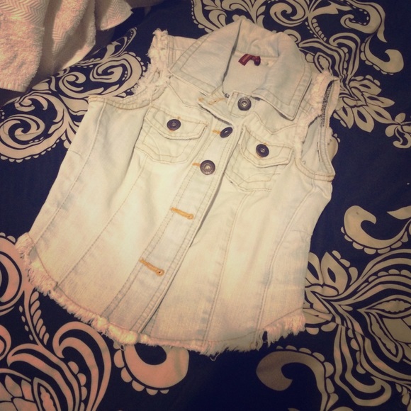 Light wash Denim vest