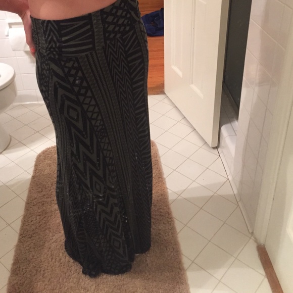 TRIBAL MAXI SKIRT - Picture 3 of 3