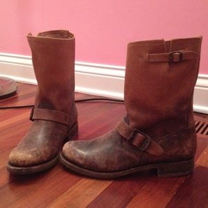 NEED TO SELL  Frye veronica