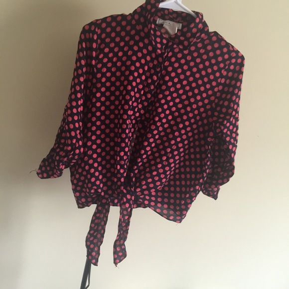 Polka dot button Blouse with tie know in front SzM