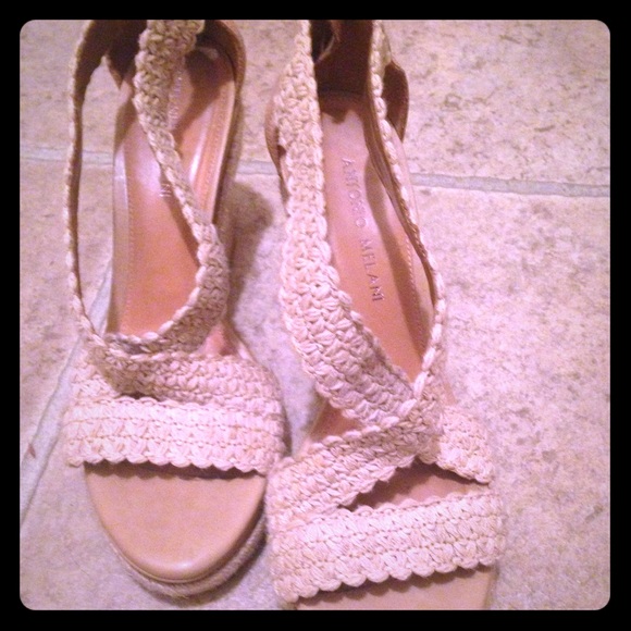 Nude wedges