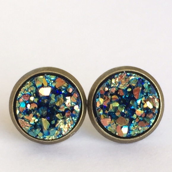 3 x $15 โจMermaid Green Earrings - Picture 2 of 4