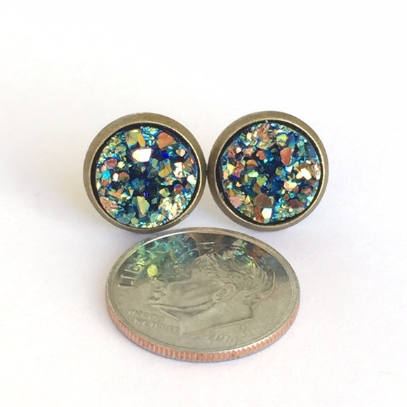 3 x $15 โจMermaid Green Earrings - Picture 4 of 4