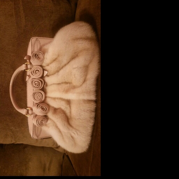 RARE VALENTINO