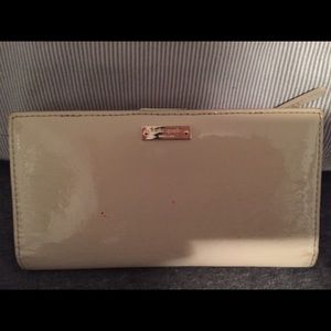 Kate spade cream wallet w/ touches of gold