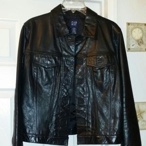 Gap black leather jacket, 💯% Leather