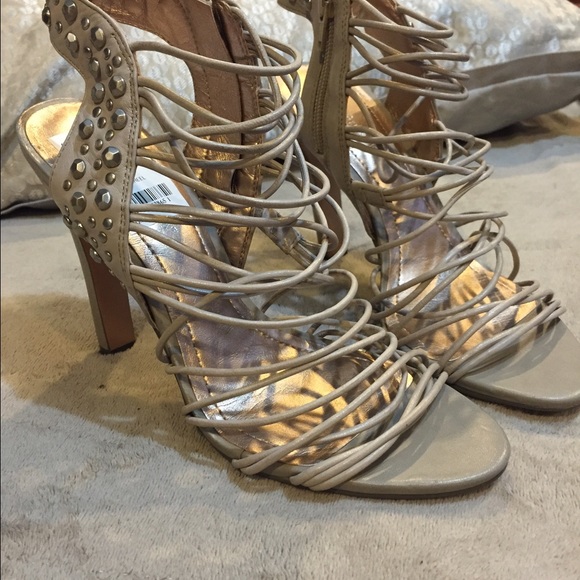 BCBG  HEALS