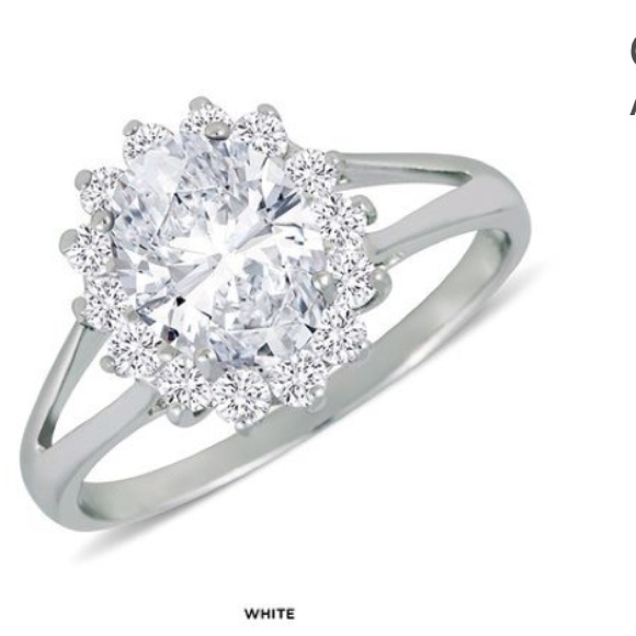 18K White Gold White Oval CZ Cluster Ring Sz. 7 - Picture 2 of 4