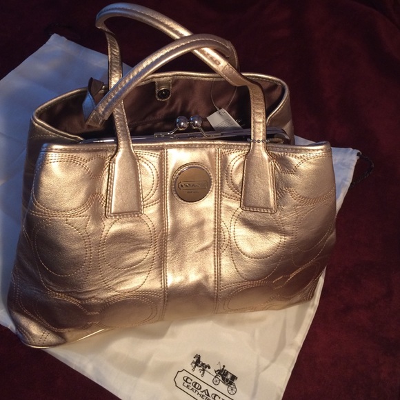 Reduced Price✨AUTHENTIC GOLD ✨ Coach Tote bag✨