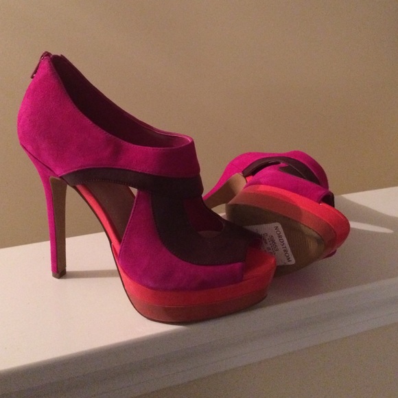 Jessica Simpson Peep-toe Pumps - Picture 2 of 3
