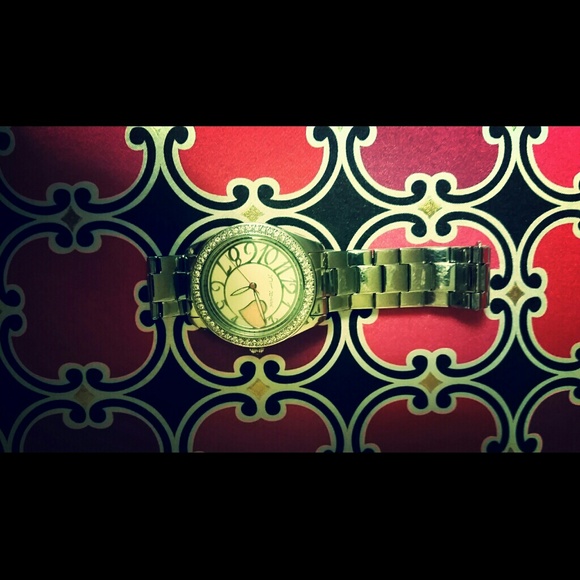 Almost new besty johnson sweet classy watch silver