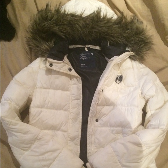 White puffer jacket