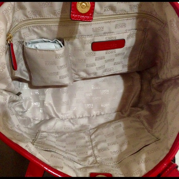 ❌SOLD❌Michael Kors Summer Stripe East West Tote - Picture 4 of 4