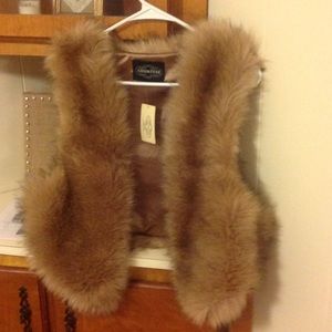 Nwt fur vest