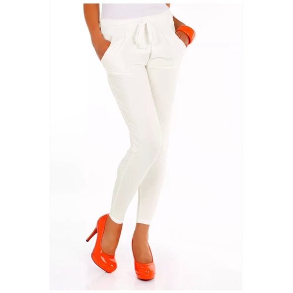 Boutique Pants - NWT White Stretch Jogger Pants Size S