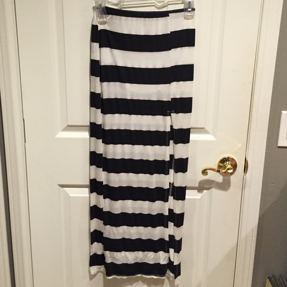 Tight stripped maxi skirt - Picture 1 of 1