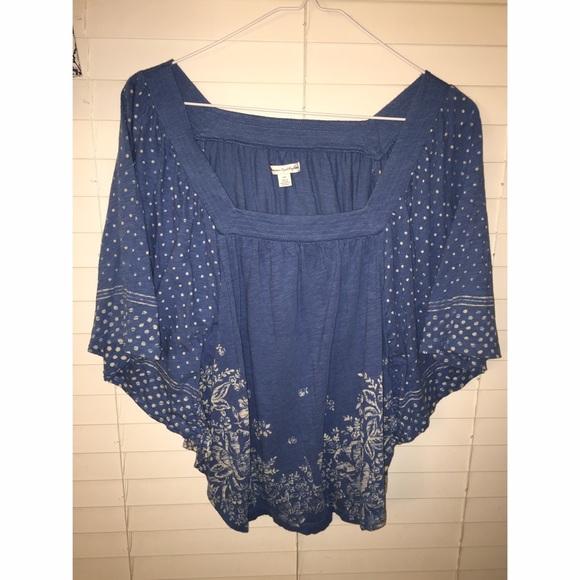 Blue loose American Eagle shirt