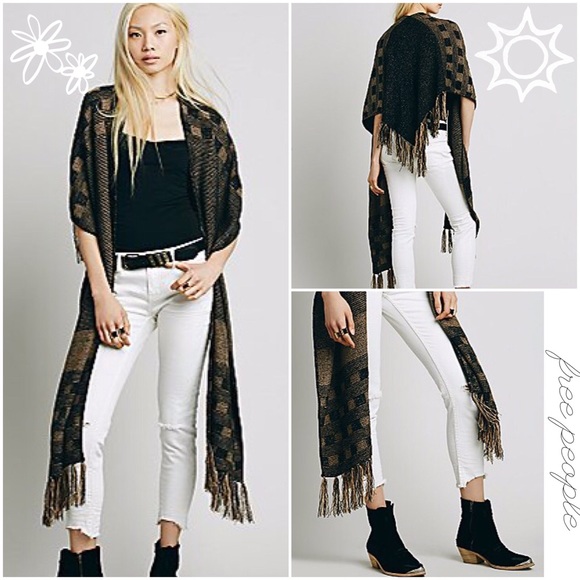 FREE PEOPLE Soft & two-tone cozy knit shawl