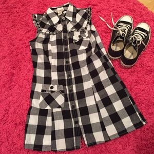 Black and white tunic shirt dress