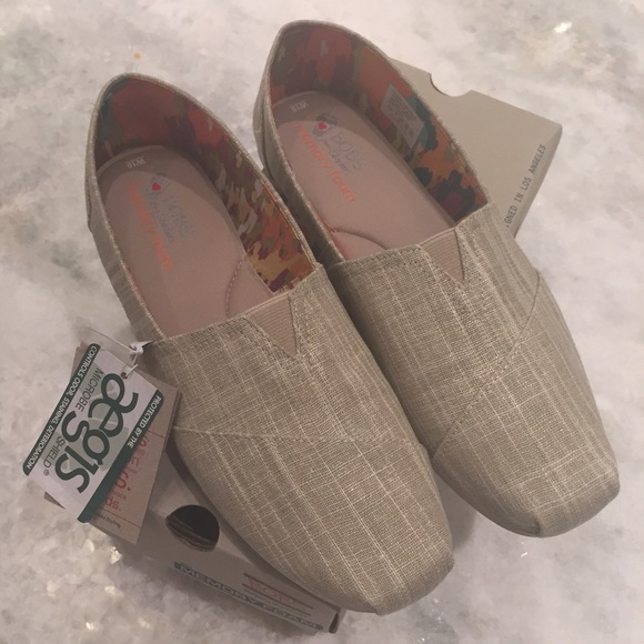NWT BOB by Skechers Memory Foam slip-ons. Size 10