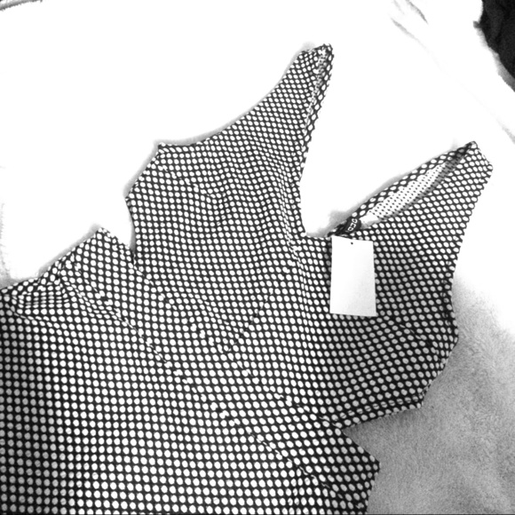 ✨NWT✨ Open sides polka dot dress with tags