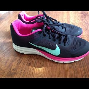 Nike tennis shoes