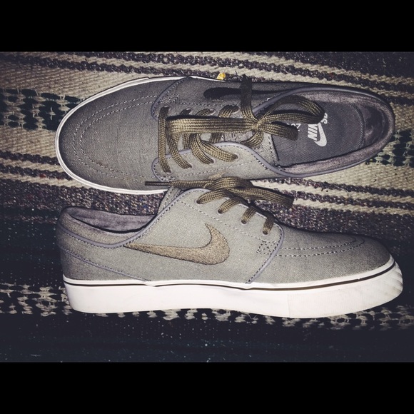 Nike Janoskis!