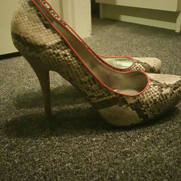 SOLD--Snakeskin guess heels - Picture 3 of 3