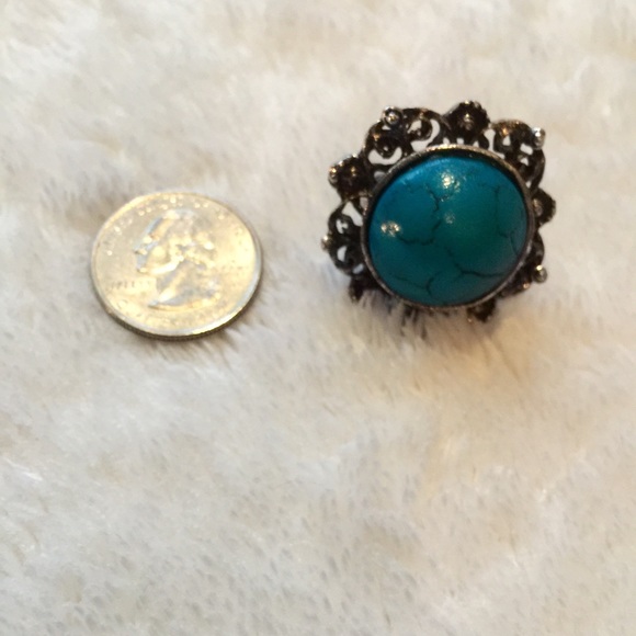 ๐BUNDLED๐ Cocktail Ring - Picture 2 of 4