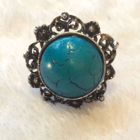 ๐BUNDLED๐ Cocktail Ring - Picture 4 of 4