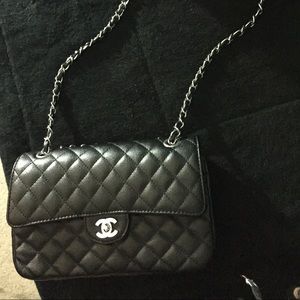 👉🏼 Quilted Black bag