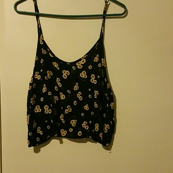 Brandy Melville daisy crop top - Picture 1 of 3