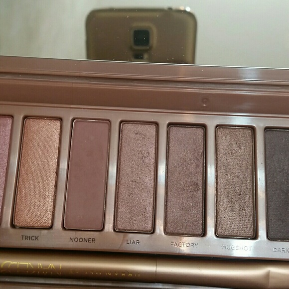 SOLD SOLD NEW Urban Decay Naked3 Palette - Picture 4 of 4