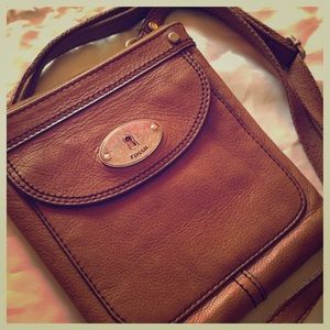 🆕Price drop! Fossil Leather Crossbody!