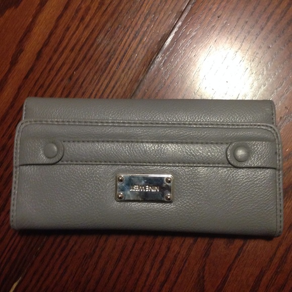 Nine west wallet
