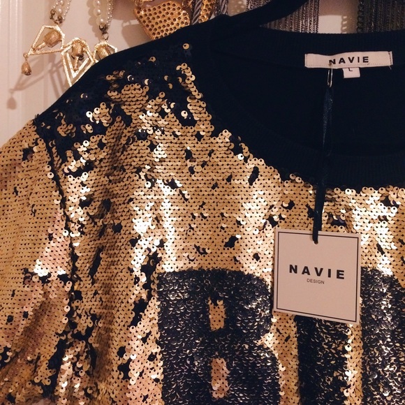 👋🏼(SOLD)Bonjour Black/Gold Sequin Top - Picture 2 of 3