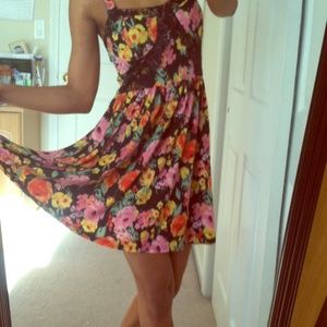 Floral Dress w/ Lace Detail! FINAL REDUCTION!